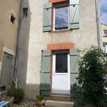 Petite Maison De Village Ebreuil Zewnętrze zdjęcie