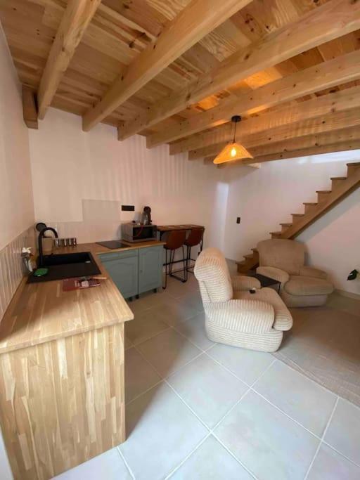 Petite Maison De Village Ebreuil Zewnętrze zdjęcie